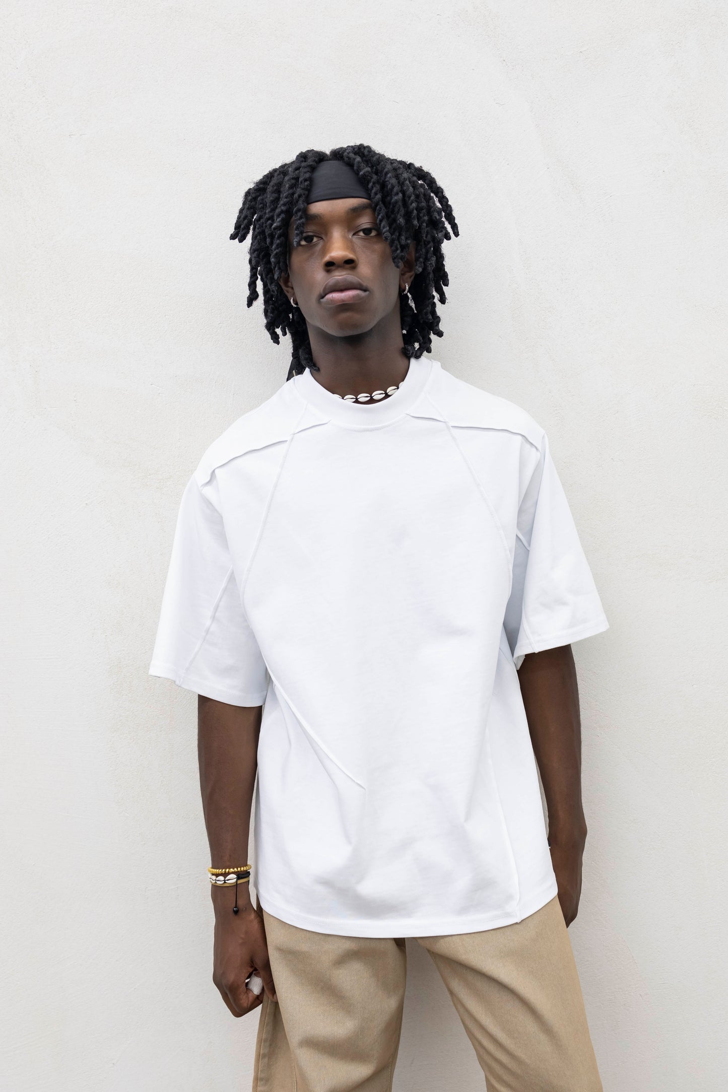 T-SHIRT RIPPED PRESENT DAY