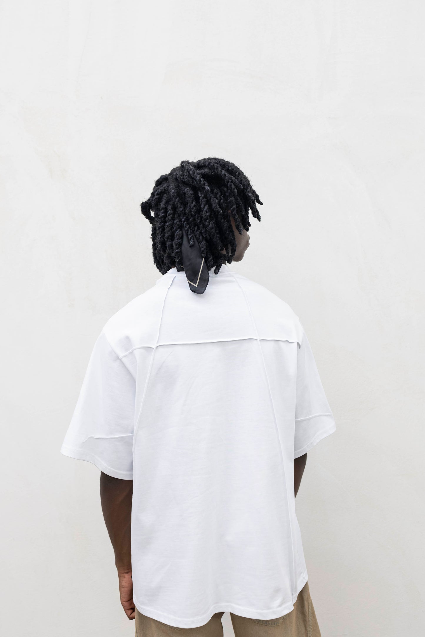 T-SHIRT RIPPED PRESENT DAY