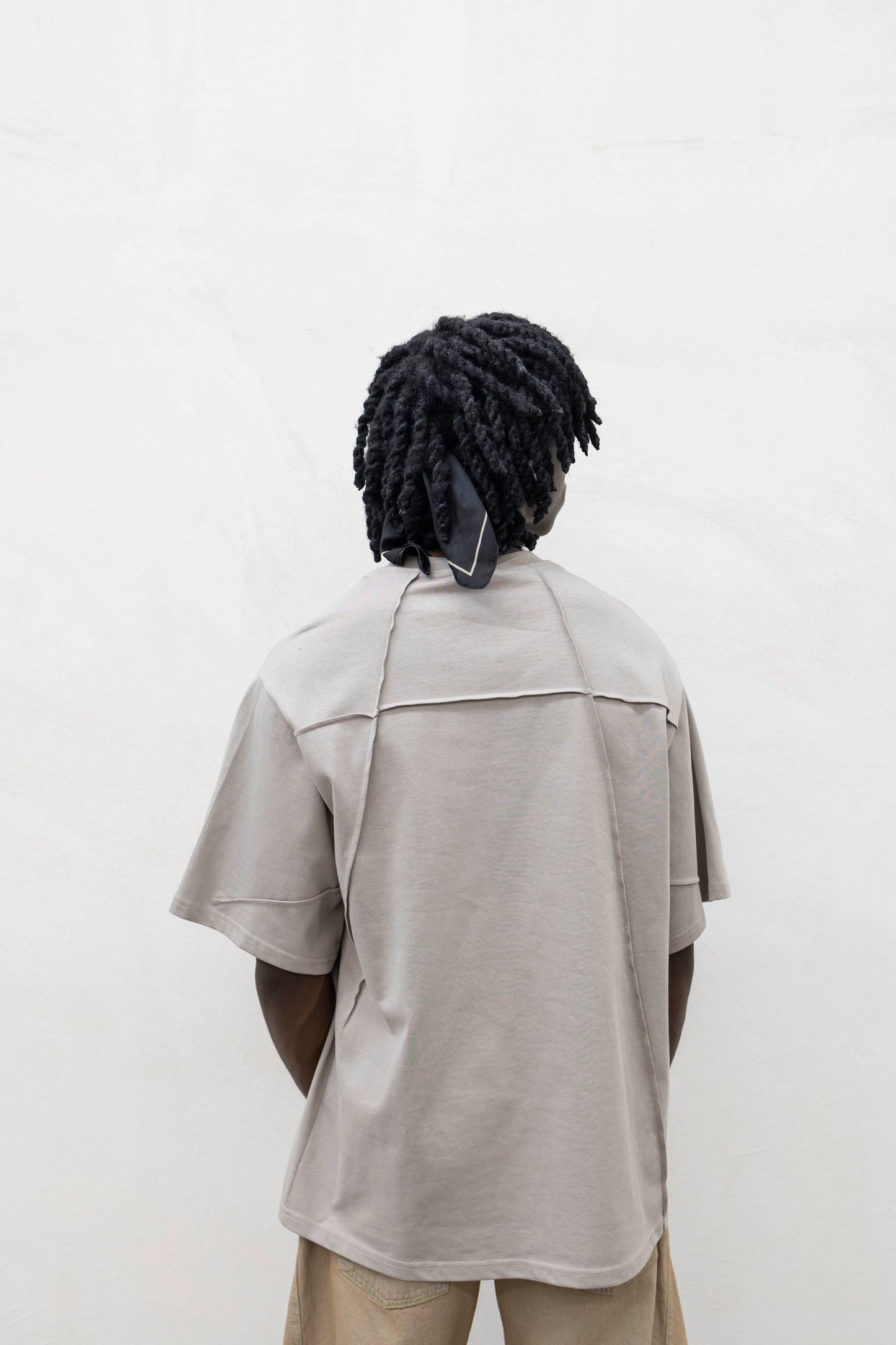 T-SHIRT RIPPED PRESENT DAY