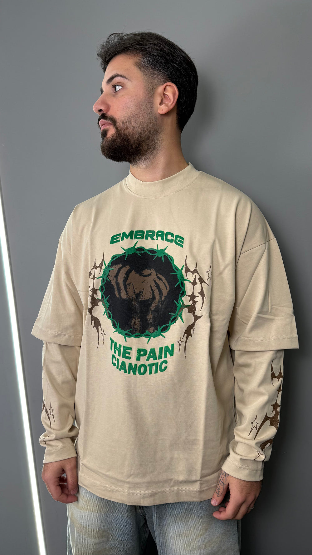 T-SHIRT DOUBLE SLEEVE EMBRACE